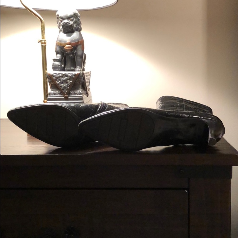 Black Boot - image 3